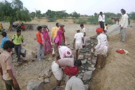 राज्यात ‘मनरेगा’च्या कामांचे फलकही बेपत्ता