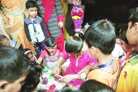 जाऊ व्यावसायिकांच्या भेटी..