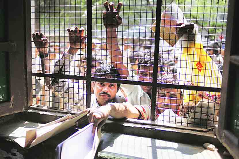 ना रोजगार, ना पतवृद्धी, ना खासगी गुंतवणूक