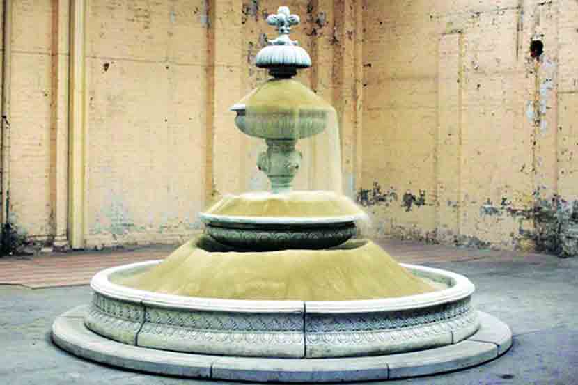 गॅलऱ्यांचा फेरा : ८६८८ मैलांचं अंतर.. गॅलऱ्यांचा फेरा : ८६८८ मैलांचं अंतर..