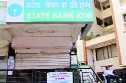 केवळ दोन तासांत ‘एटीएम’ रिकामे!