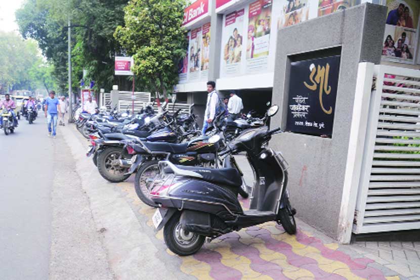 पादचारी सुरक्षा धोरण कागदावर, पादचारी वाऱ्यावर