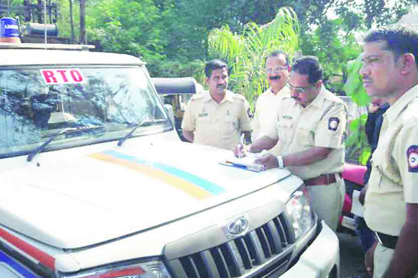 Akshmita Rathore Rto ‘मीटरबंद’ रिक्षांवर आरटीओची कारवाई - Marathi News | Rto Talking Action ...