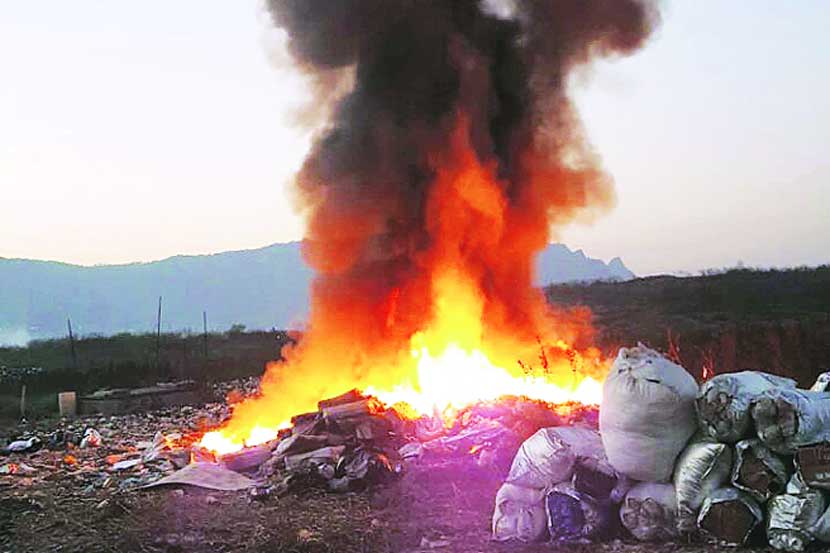 दिवा येथील कचराभूमीवर