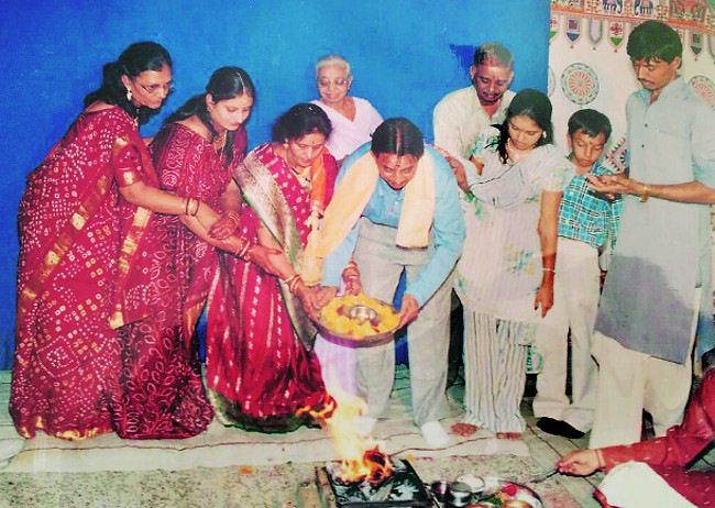 लग्नसराई विशेष : गुजराती लग्न – समुरता आणि हस्तमिलाप लग्नसराई विशेष : गुजराती लग्न – समुरता आणि हस्तमिलाप