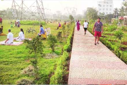 उच्च दाबाच्या विद्युत वाहिनीखालील उद्यान, ऐरोली सेक्टर ४

