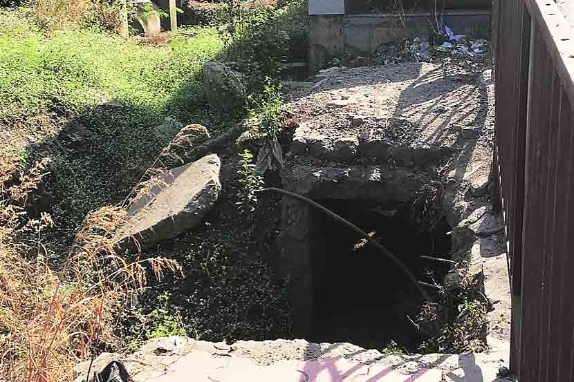 पादचारी भुयारी मार्गाच्या कचराकुंडय़ा पादचारी भुयारी मार्गाच्या कचराकुंडय़ा