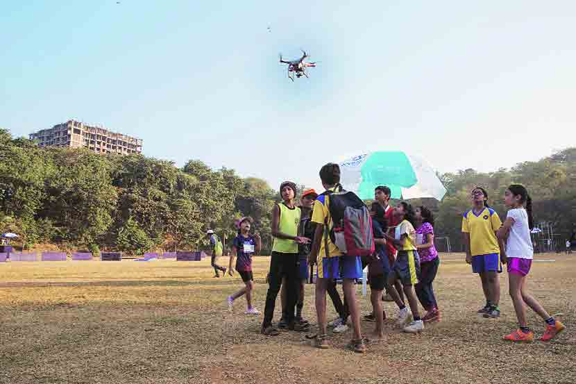शालेय स्पर्धाना तंत्रज्ञानाची साथ