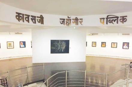 गॅलऱ्यांचा फेरा : कलागुरूचे दृश्यस्मरण.. गॅलऱ्यांचा फेरा : कलागुरूचे दृश्यस्मरण..