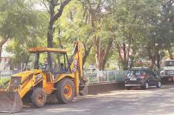 बस आगारात अन्य वाहनांची घुसखोरी