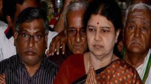 loksatta, marathi news paper, news paper, news online, marathi news, marathi news online, newspaper, news, latest news in marathi, current news in marathi,sport news in marathi, bollywood news in marathi, Sasikala o panneerselvam aidmk tamilnadu chief minister vidyasagar rao