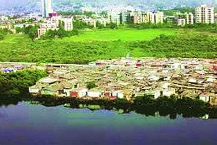 बेकायदा झोपडय़ांसाठी शिंदे-आव्हाडांची युती