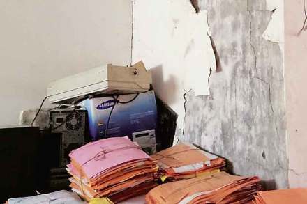 असुविधांच्या चिखलात ‘आरटीओ’चा गाडा