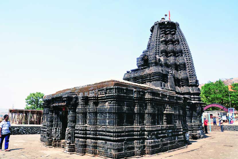 सह्य़ाद्रीतील प्राचीन मंदिरांचे पाषाण वैभव सह्य़ाद्रीतील प्राचीन मंदिरांचे पाषाण वैभव