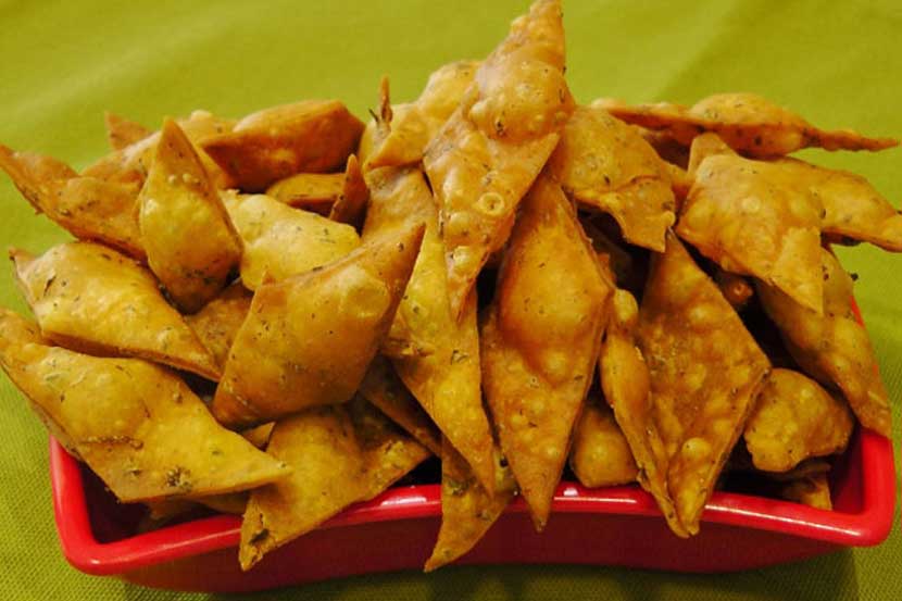 methi shankarpali, मेथी शंकरपाळी