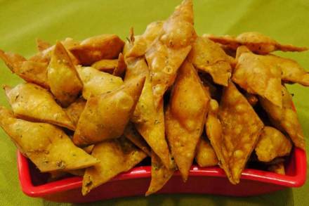 methi shankarpali, मेथी शंकरपाळी