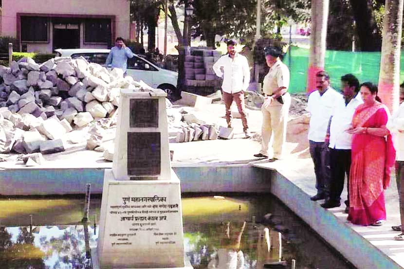 पुतळ्यांचे प्राक्तन..