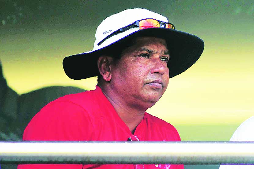 मुंबई एक पाऊल मागे.. मुंबई एक पाऊल मागे..