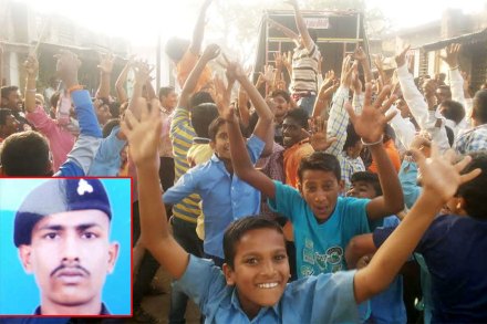 चंदू चव्हाणची सुटका झाल्यानंतर त्याचा गावातील ग्रामस्थांनी जल्लोष केला. 