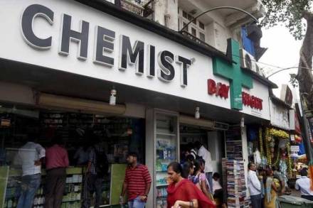 औषध दुकानांमध्ये निम्मे ग्राहक ‘कॅशलेस’वाले