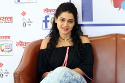 ठिकाण बघून कपडे ठरवा- उर्मिला कोठारे