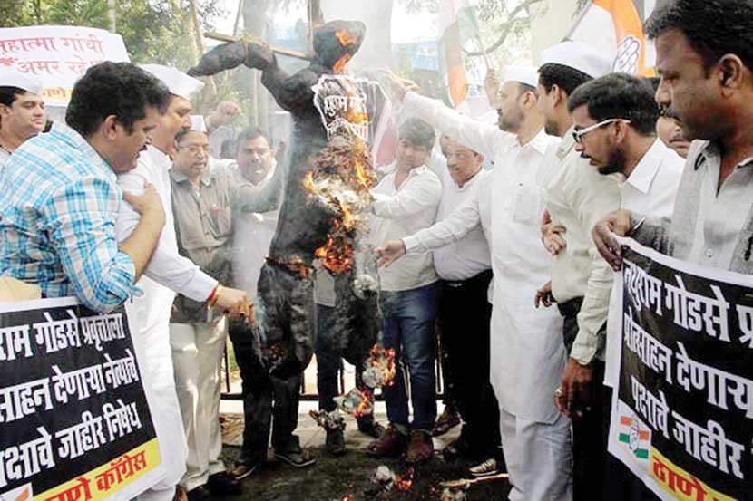 ‘हे राम नथुराम’चा अट्टहास