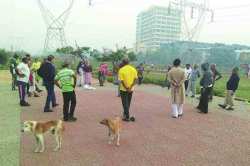 पाऊले चालती.. : हसण्याची परंपरा