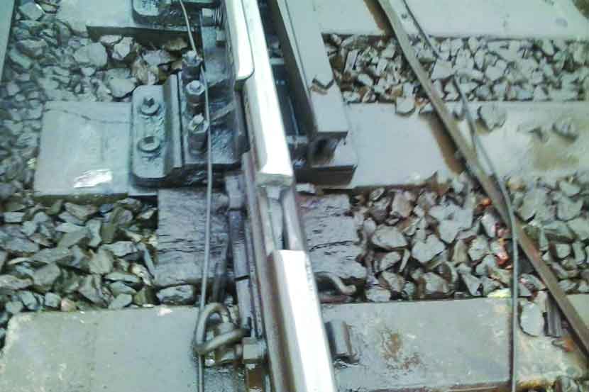 harbour line train , Mumbai, mishap, accident, Traffic between Wadala Andheri affected due to derailment , ADH CSMT local , Loksatta, Loksatta news, Marathi, Marathi news