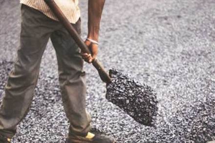 घोटाळ्यांची पालिका : रस्ते चालती भ्रष्टाचाराची वाट घोटाळ्यांची पालिका : रस्ते चालती भ्रष्टाचाराची वाट