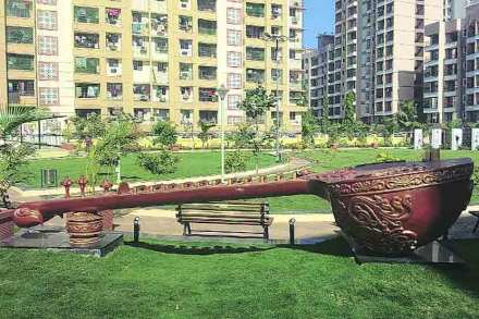 मीरा रोड येथील संगीत उद्यानात विविध वाद्यांच्या प्रतिकृती तयार करण्यात आल्या आहेत. मीरा रोड येथील संगीत उद्यानात विविध वाद्यांच्या प्रतिकृती तयार करण्यात आल्या आहेत.