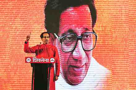 घोषणा सेनेची, फायदा भाजपचा? घोषणा सेनेची, फायदा भाजपचा?