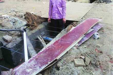 रस्ते कामाचे तीनतेरा!