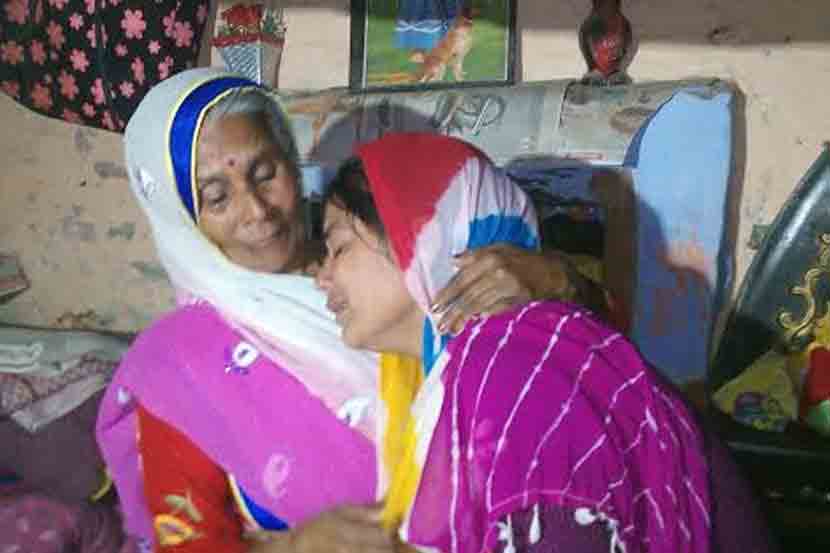  न्यायासाठी हंबरडा फोडणारी दिवंगत रवीची पत्नी पूजा.