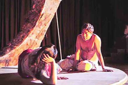 नाटक-बिटक : समकालीन रंगभूमीची दृष्टी देणारा महोत्सव नाटक-बिटक : समकालीन रंगभूमीची दृष्टी देणारा महोत्सव