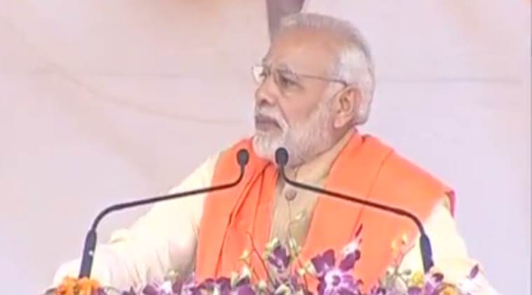 उत्तर प्रदेशातील बिजनौरमधील प्रचारसभेत बोलताना पंतप्रधान नरेंद्र मोदी. 