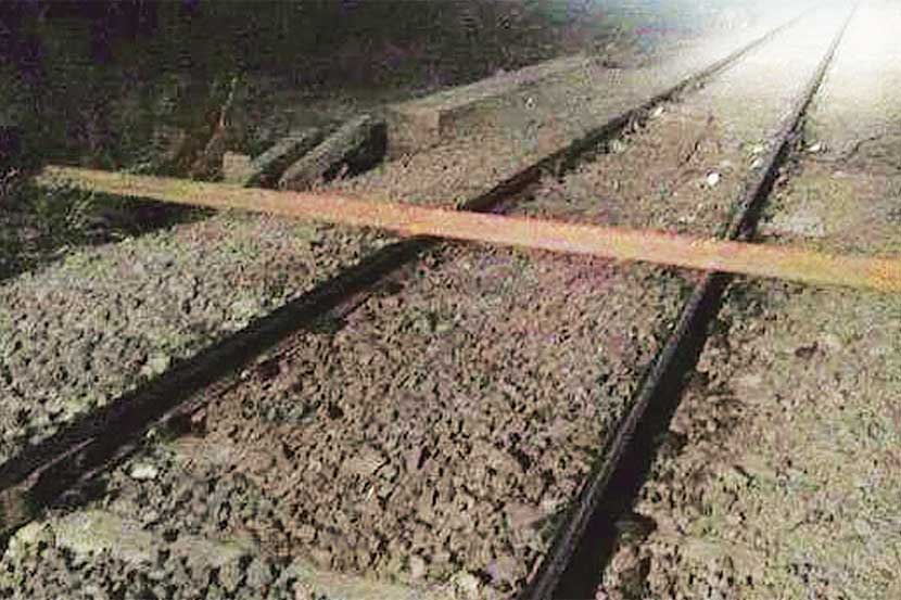 दळण आणि ‘वळण’ : सावध ऐका पुढल्या हाका.. दळण आणि ‘वळण’ : सावध ऐका पुढल्या हाका..