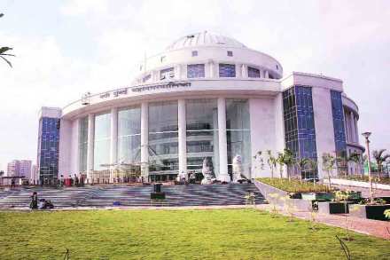 पालिकेची उद्याने तळीरामांचे अड्डे