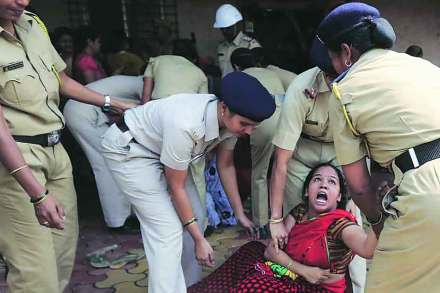 दिघ्यातील दोन इमारतींना टाळे