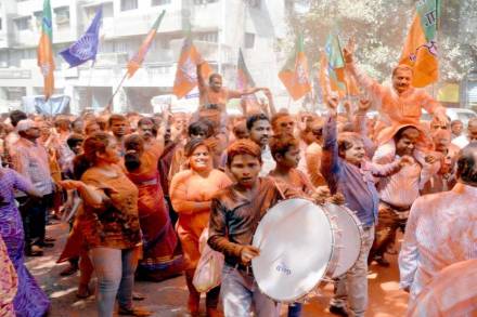 Nashik Mahanagarpalika Election 2017 , Police , Crime, Police take action against people creating tension , MNS, BJP, Congress, Shivsena, loksatta, Loksatta news, Marathi, Marathi news Nashik Mahanagarpalika Election 2017 , Police , Crime, Police take action against people creating tension , MNS, BJP, Congress, Shivsena, loksatta, Loksatta news, Marathi, Marathi news
