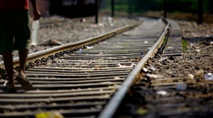 Mumbai, Local train, Railway, Mumbai local train , Central railway , track crackdown , Loksatta, Loksatta news, Marathi, Marathi news