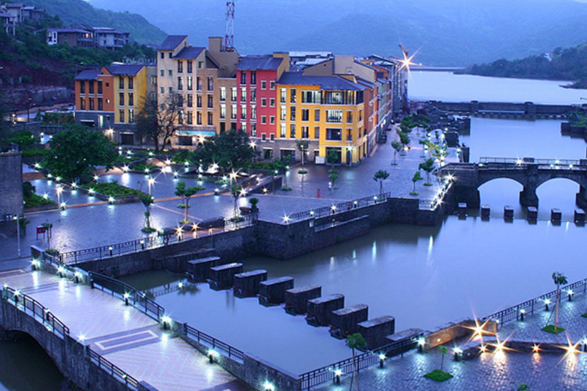 लवासा प्रकल्प दिवाळखोरीच्या वाटेवर - Marathi News | Lavasa Project Is ...