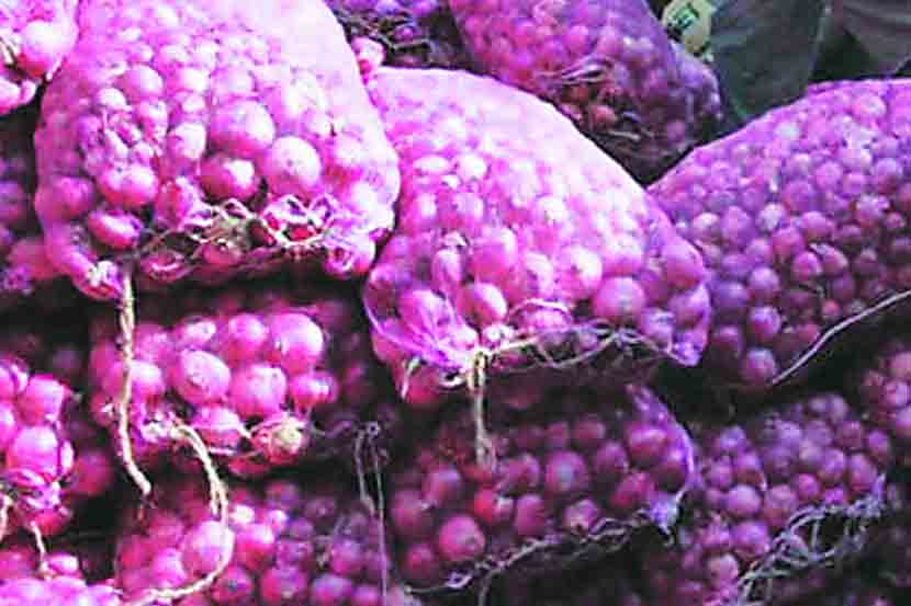 आवक वाढल्याने भाव गडगडले