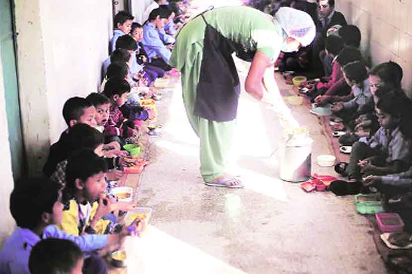 ‘माध्यान्ह भोजना’साठी केंद्राचा हात आखडता
