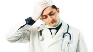 funny incident, bearhug breaks bones, bearhug, doctor, mumbai doctor, st georges hospital, dr gaikwad, dr badve, marathi news, marathi, Marathi news paper, Marathi news online, Marathi Samachar, Marathi latest news,news, entertainment marathi news, Bollywood news, Sports news in marathi, Health news, political news in marathi,breaking news,marathi batmya