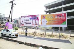 निवडणुकीपूर्वीच फलकबाजीतून प्रचारयुद्ध