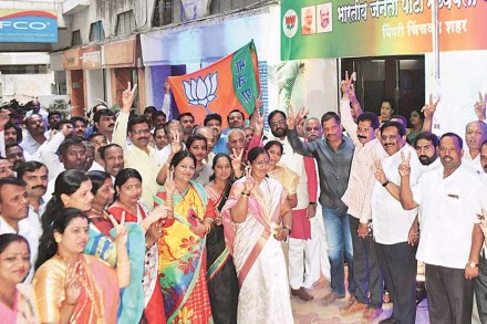 पिंपरीत सत्ताप्राप्तीनंतर भाजपच्या कार्यालयातील गर्दी कित्येक पटीने वाढली आहे. पिंपरीत सत्ताप्राप्तीनंतर भाजपच्या कार्यालयातील गर्दी कित्येक पटीने वाढली आहे.