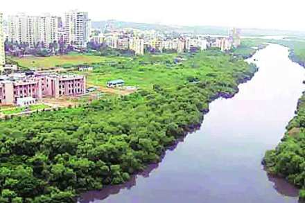 वर्सोव्यातील बंगले अतिक्रमणांना पालिकेचा हातभार