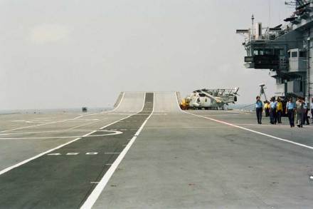 INS Viraat, Manmohan Singh