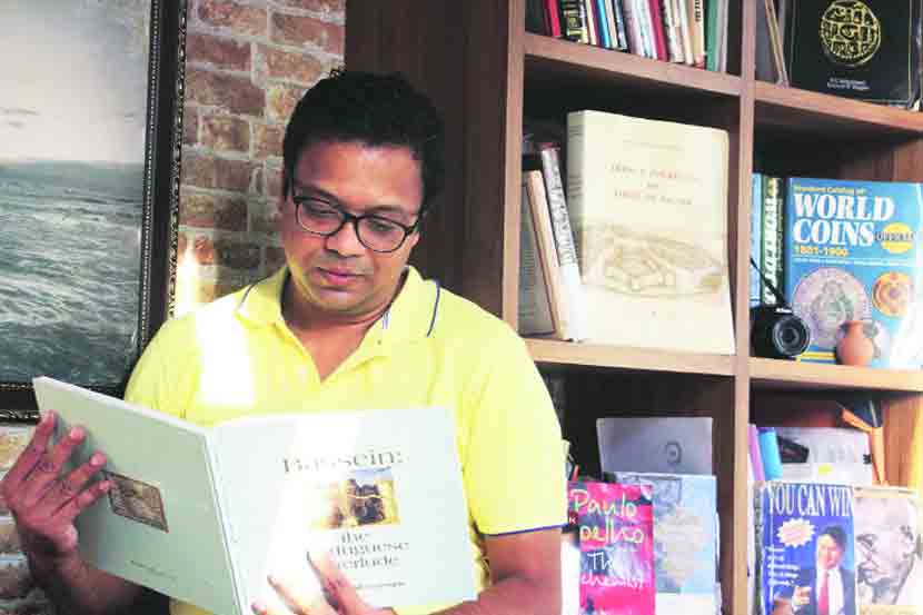नामवंतांचे बुकशेल्फ : पुस्तक म्हणजे मित्र, मार्गदर्शक