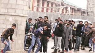 Use pellet guns as second last resort , SoP , jammu kashmir, Home Ministry issues SoPs , kashmir valley, Indian army, Loksatta, Loksatta news, Marathi, Marathi news
